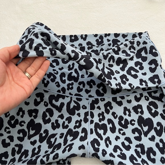 Aerie OFFLINE Real Me High Waist Twist Legging Leopard Print - Picture 6 of 10